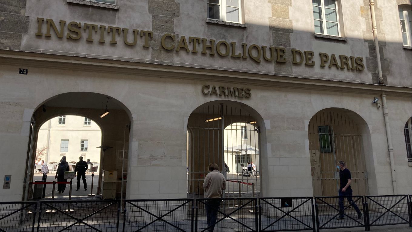 Rendez vos documents à l'accueil de l'ICP